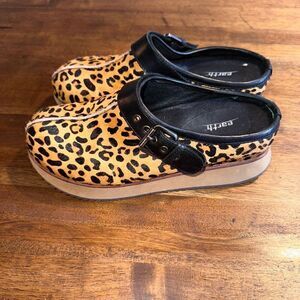 Earth Lyra Navy Blue Velvet Leather Clogs Mules Slide-on